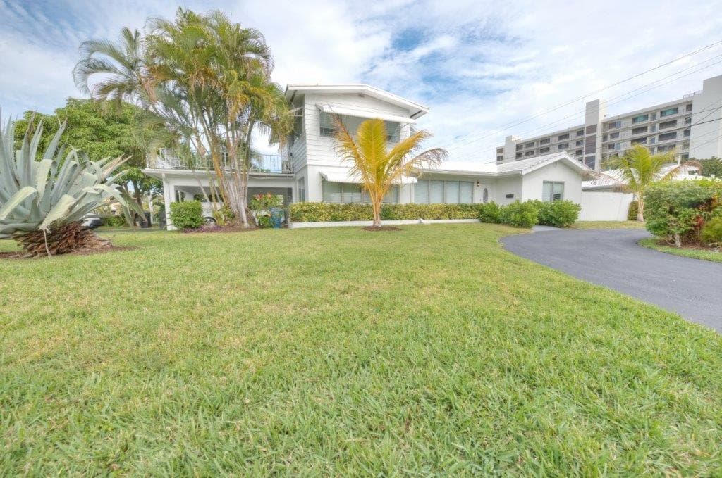 Welcome to Dolphin Isles Suites, Luxury Hotel in Fort Lauderdale