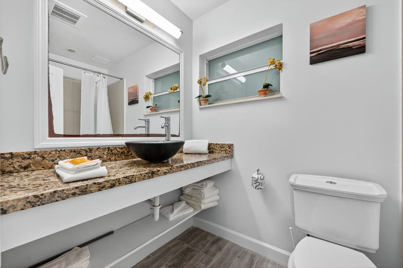 Luxury Hotel Room 7 - Dolphin Isles Suites Fort Lauderdale