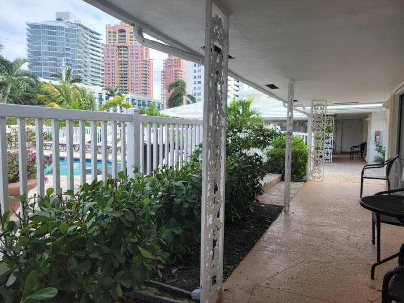 Luxury Hotel Room 23 - Dolphin Isles Suites Fort Lauderdale