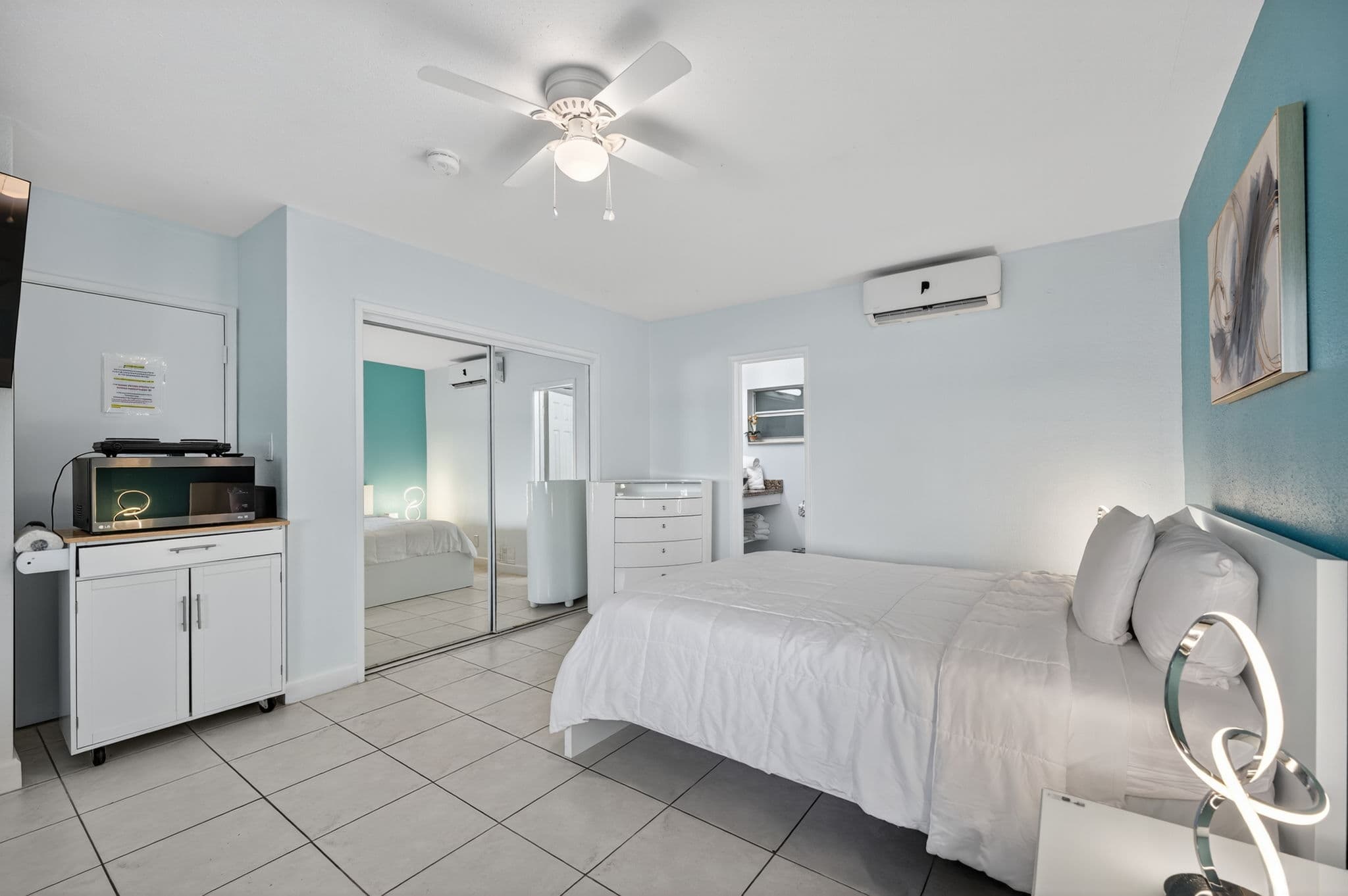 Suite bedroom