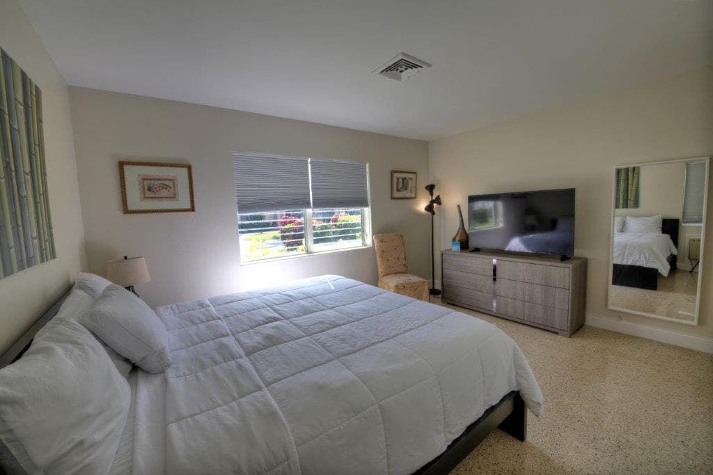 Second bedroom