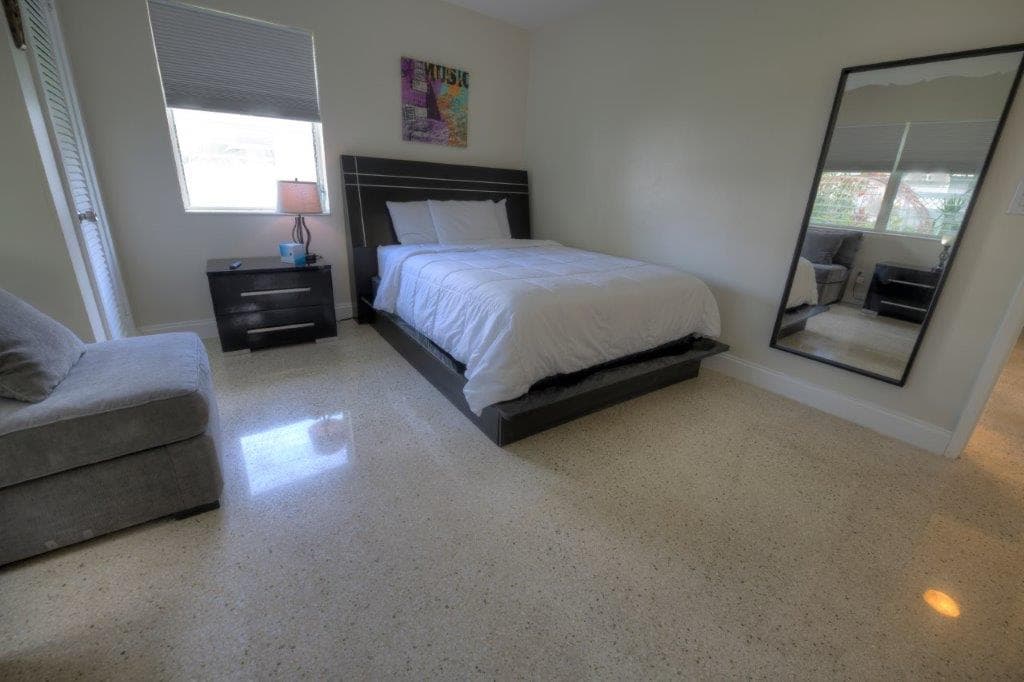 Second bedroom 2
