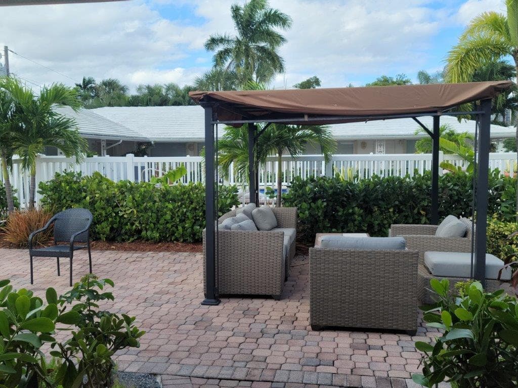 Pool canopy