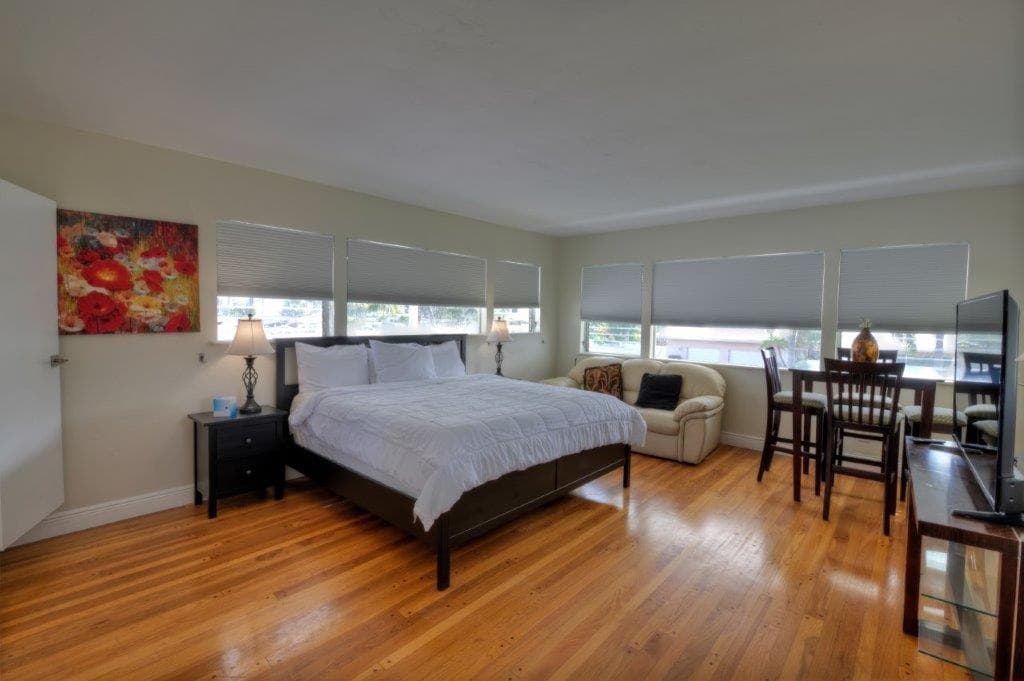 Master bedroom 2